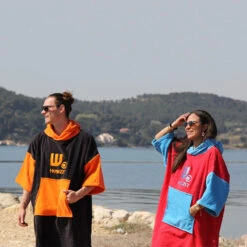 Poncho Howzit Bleu/rouge -JOBE Soldes poncho howzit bleu rouge 6